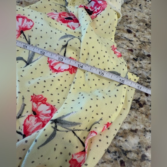 Jolt yellow floral romper open back SZ medium - Picture 5 of 9